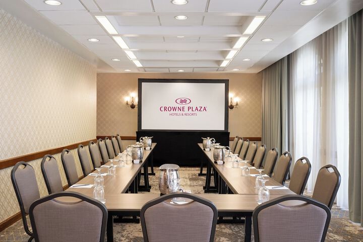 Crowne Plaza Phoenix - Chandler Golf Resort by IHG