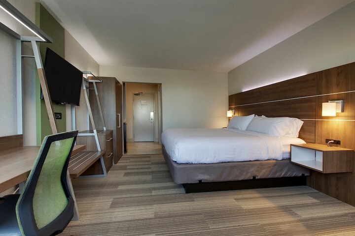 Room 45 of 84