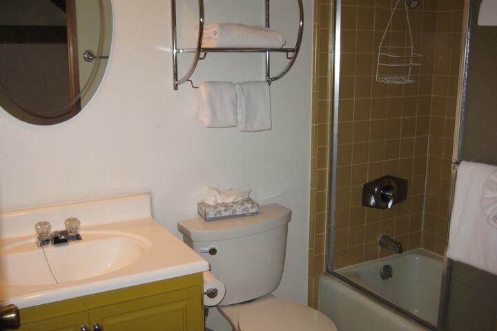 Room 34 of 104