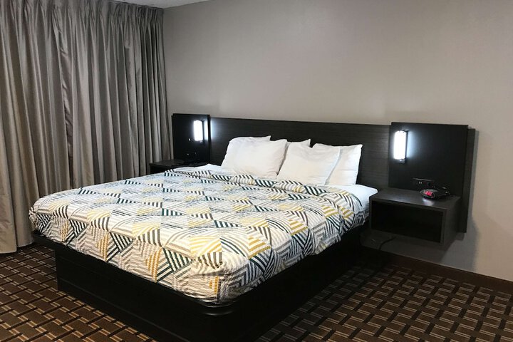 Room 14 of 17