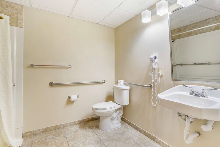 Room 11 of 25