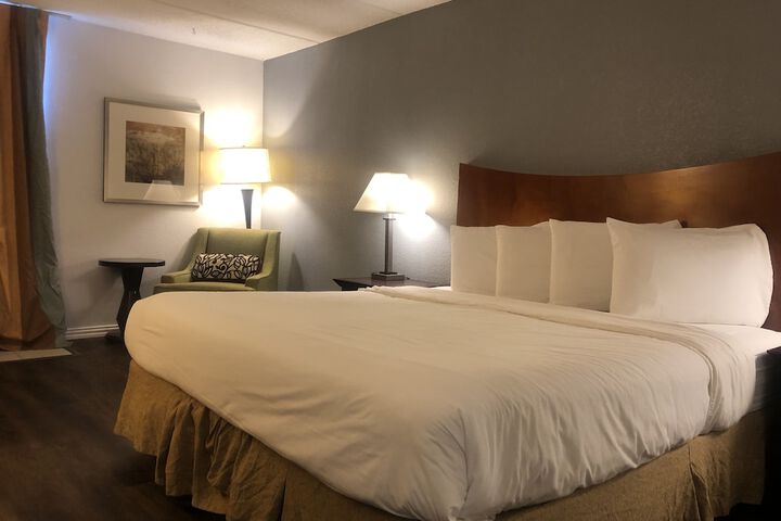 Room 64 of 94