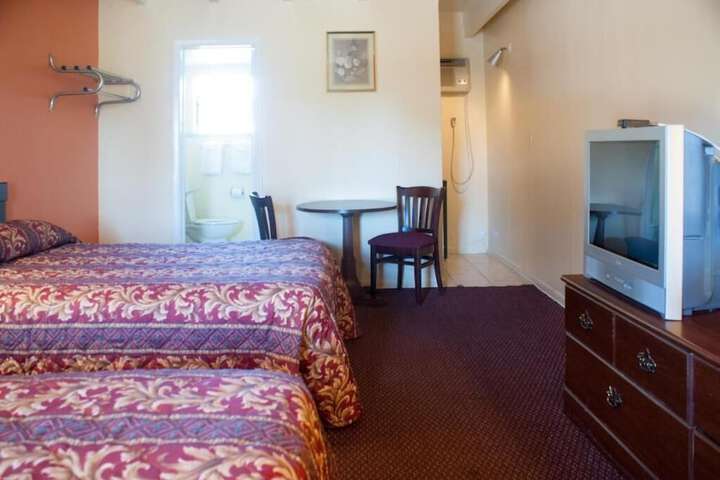 Room 15 of 32