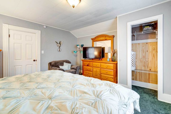 Sodus Point Home - Walkable to Beach!