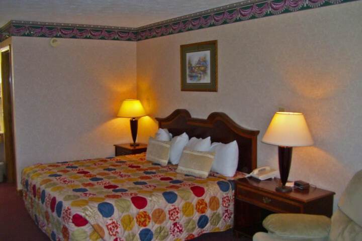 Room 16 of 19