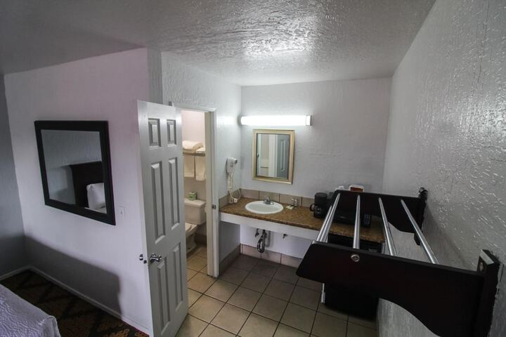 Room 20 of 29