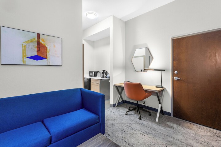 Room 18 of 45