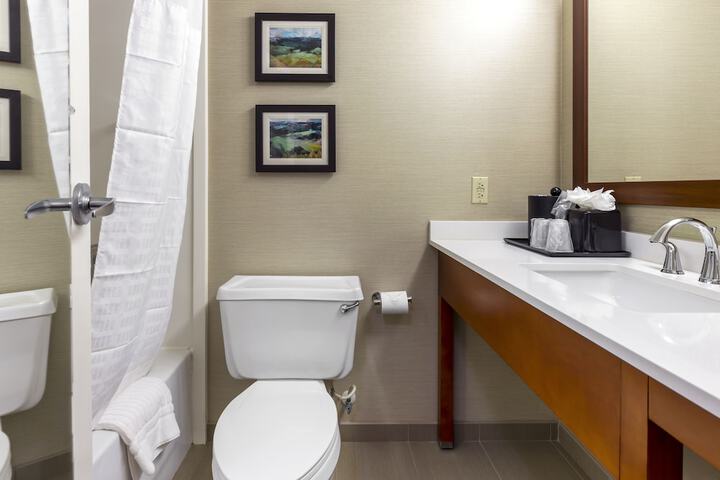 Room 32 of 42