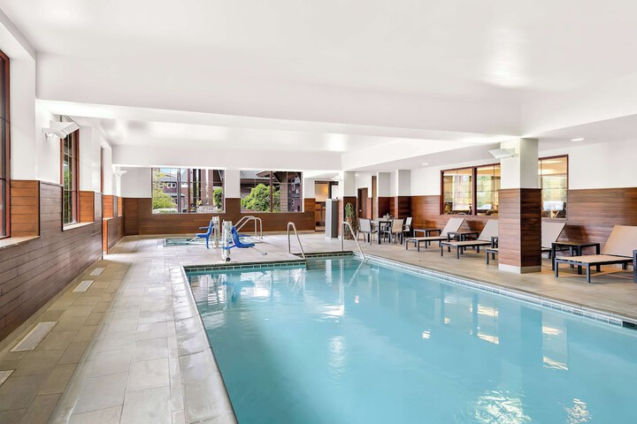 Pool 20 of 70