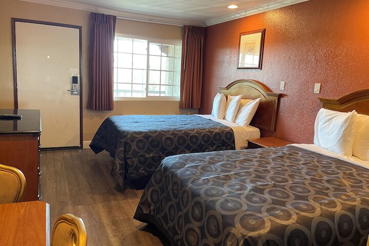 Room 16 of 23