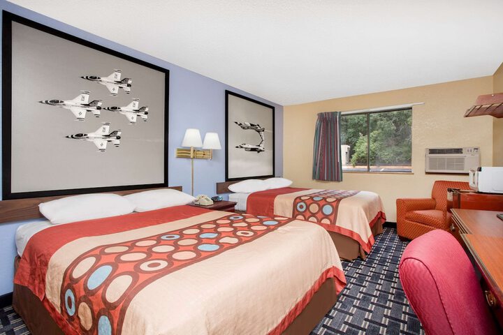 Room 17 of 24