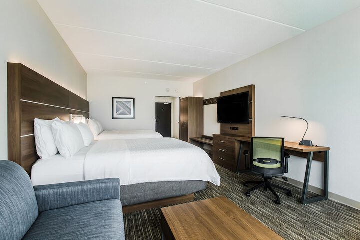 Room 43 of 107