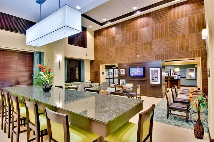 Hampton Inn & Suites Moreno Valley
