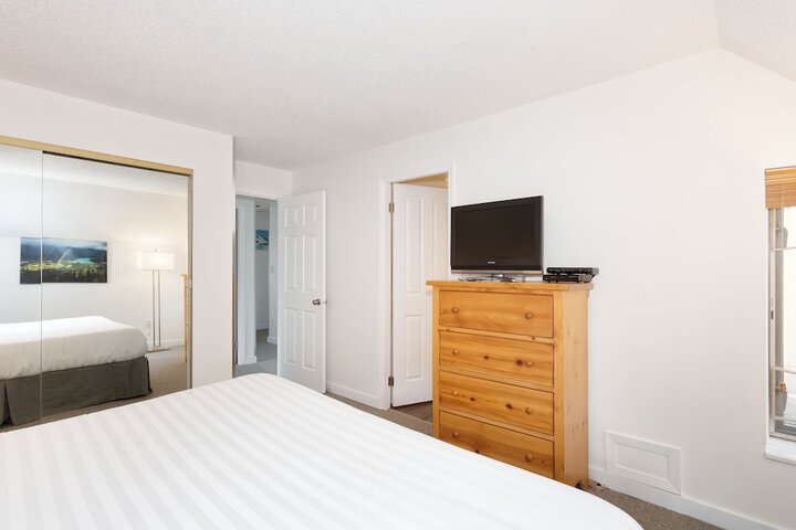 Room 120 of 182