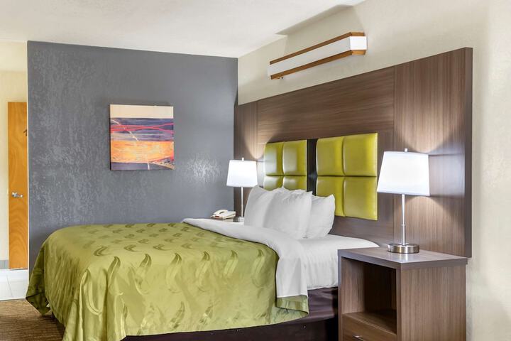 Room 17 of 29