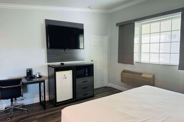 Room 16 of 26