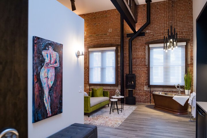 48 King West Boutique Hotel