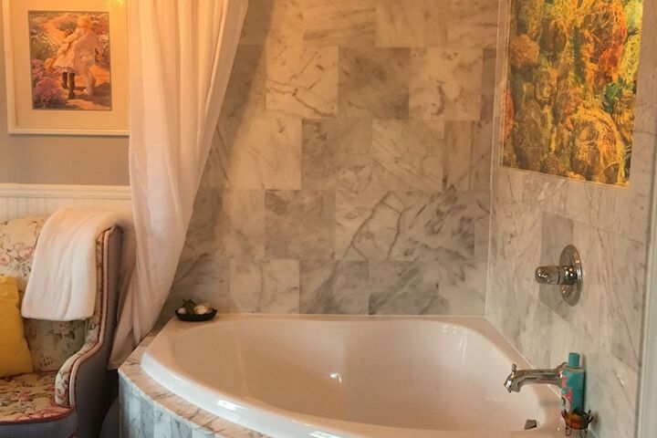 Secrets on Main Bed & Breakfast