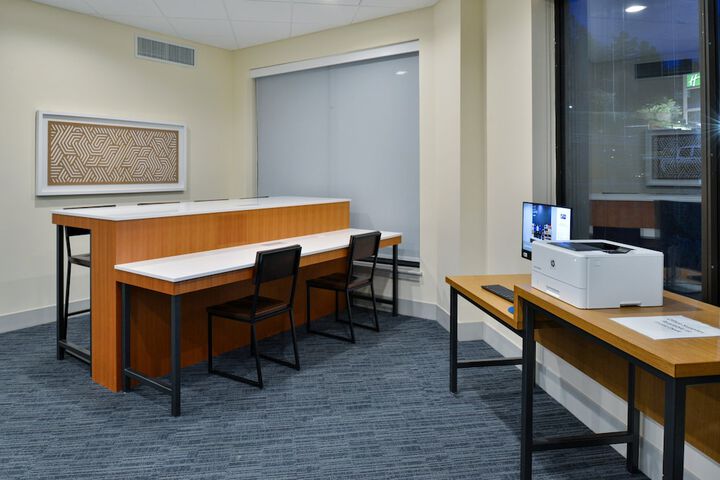 Business Center 57 of 59