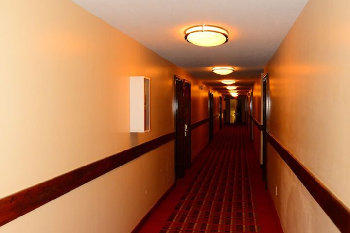 Ballroom/Hall 27 of 35