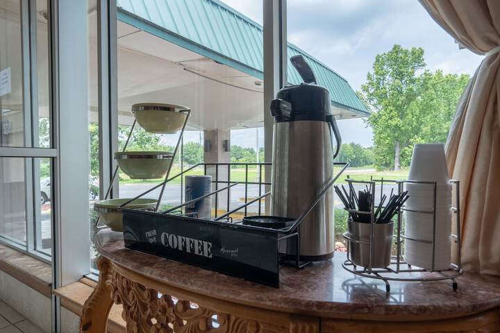 Breakfast/Coffee Service 35 of 40