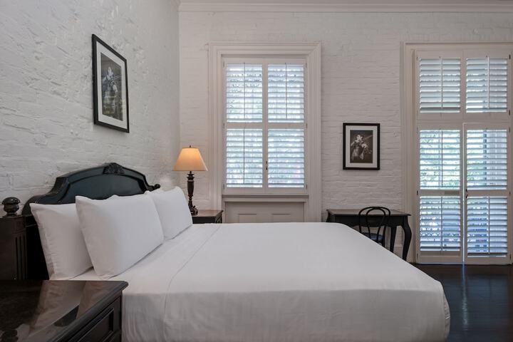 Room 10 of 23