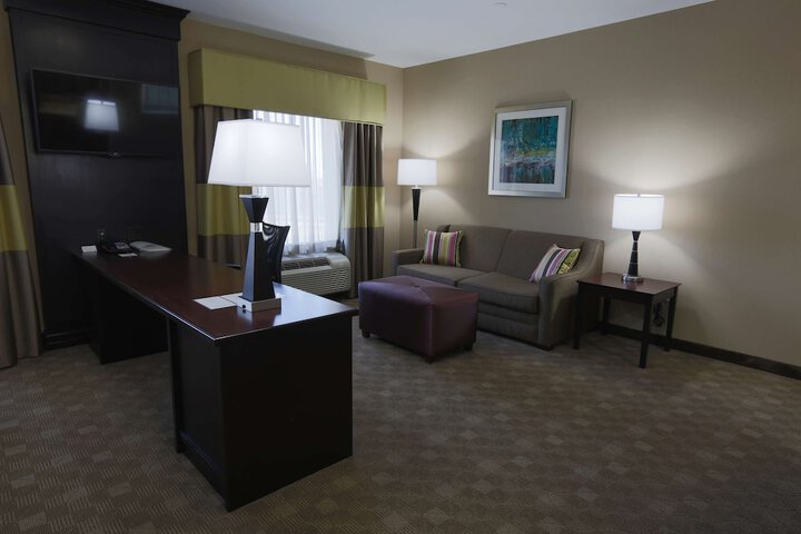 Room 30 of 48
