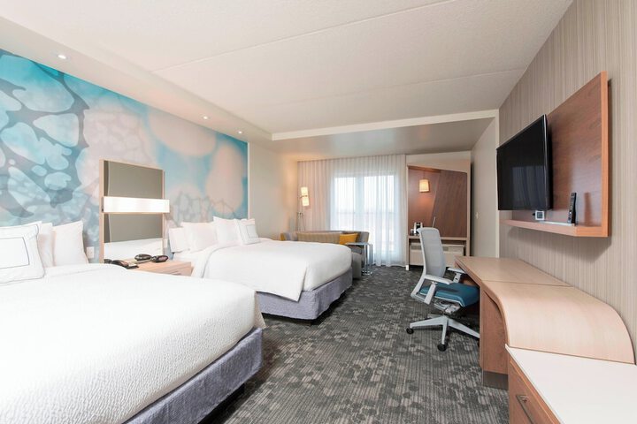 Courtyard by Marriott Holland Downtown