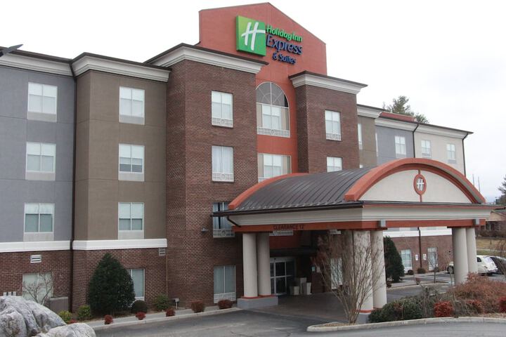 Hotel 6 of 79