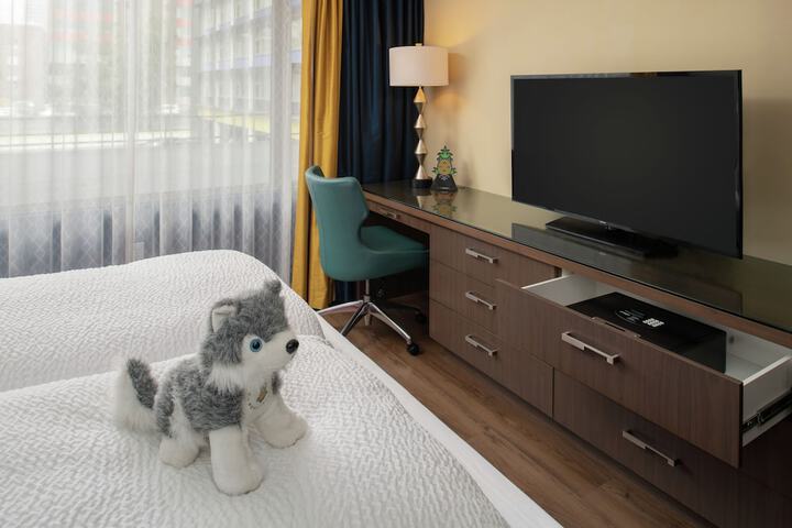 Staypineapple Hotel Rose, Downtown Portland