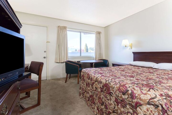 Room 22 of 26