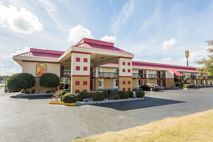 Hotel 4 of 53