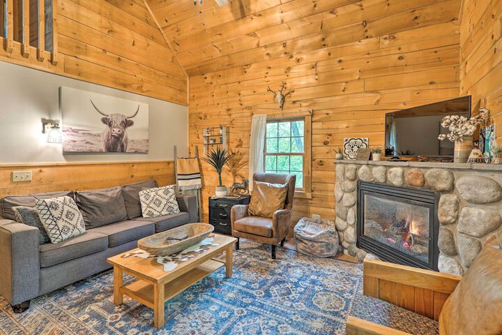 Cozy Retreat w / Porch & Double JJ Resort Access!
