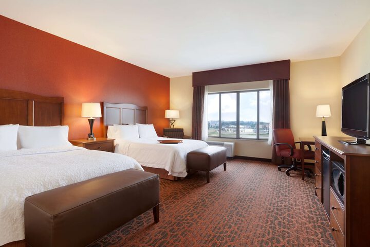 Room 27 of 38