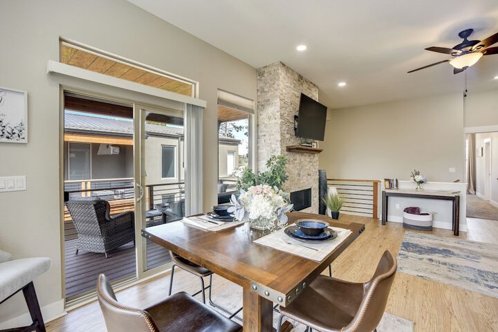 Dtwn Woodland Park Townhome w / Covered Deck