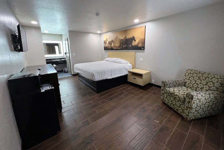 Room 7 of 24