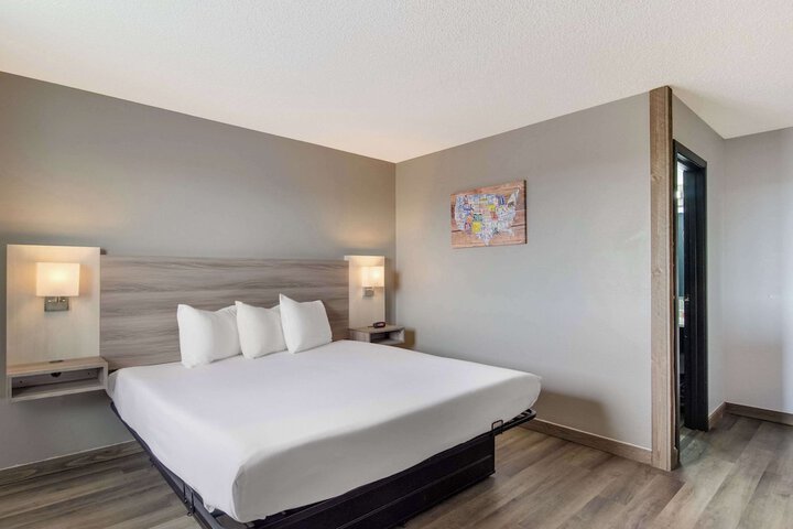 Room 25 of 29