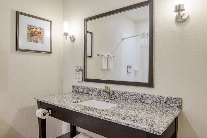 Holiday Inn Express & Suites Edwardsville by IHG