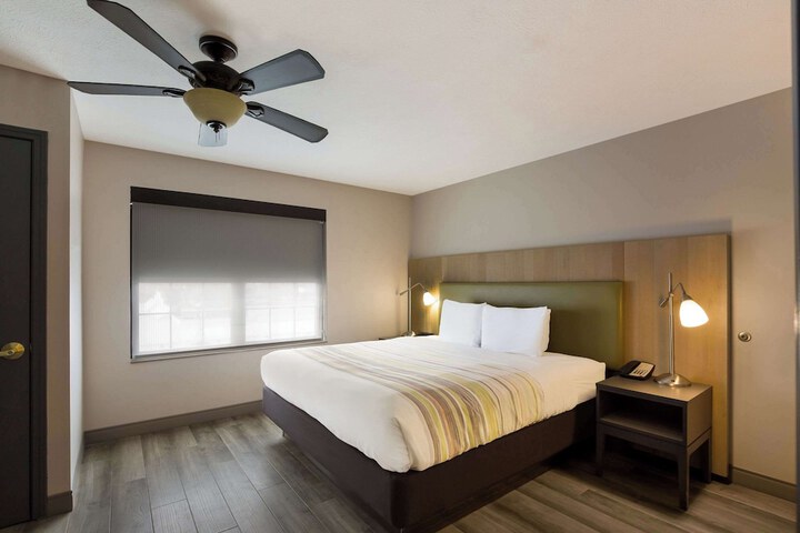Room 44 of 72