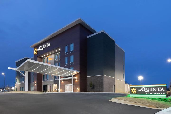 La Quinta Inn & Suites by Wyndham Athens I-65