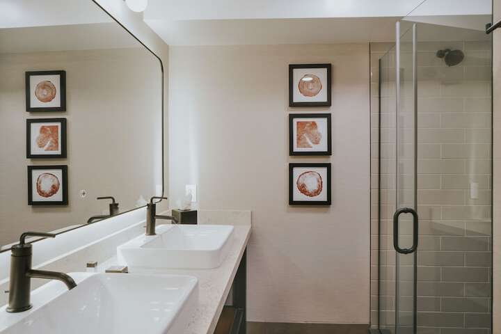 Room 13 of 35
