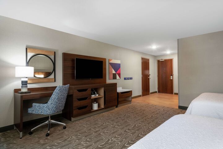 Hampton Inn & Suites Fort Wayne Downtown