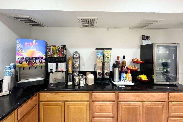 Breakfast/Coffee Service 83 of 92