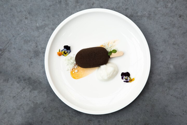 Dining 83 of 130