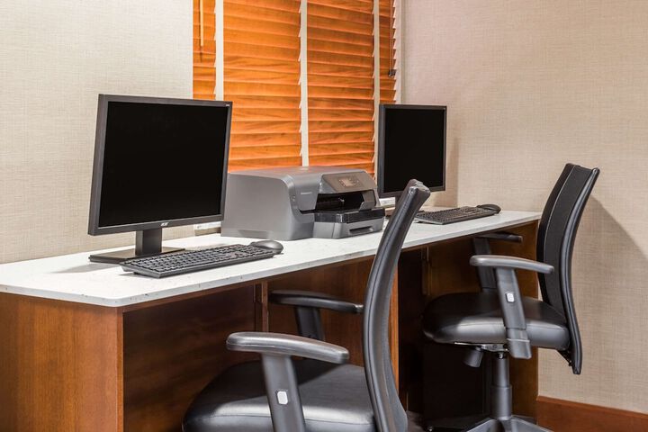 Business Center 33 of 35