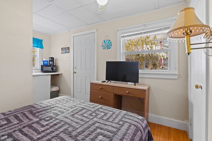 Room 13 of 38