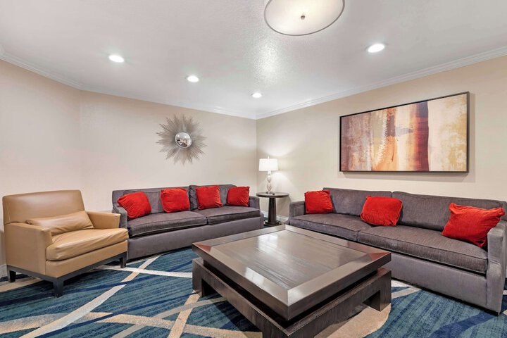 Best Western Plus Newport Mesa Inn