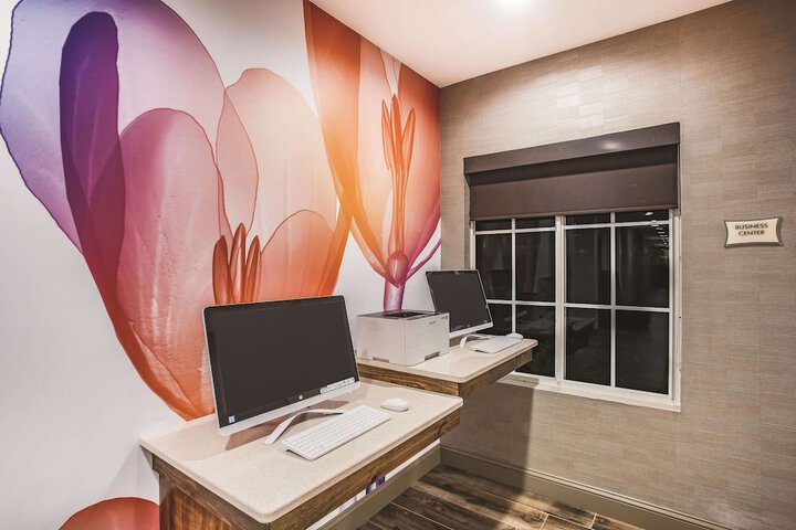 Business Center 26 of 26