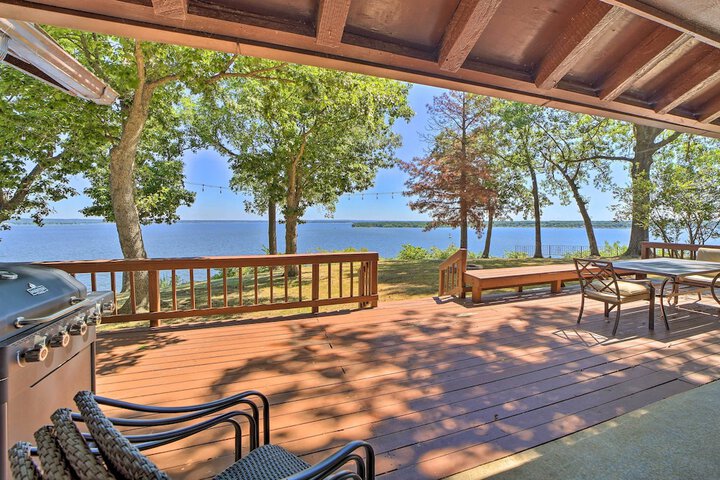 Grand Lake Views + Fire Pit: Monkey Island Home!