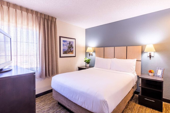 Room 12 of 24
